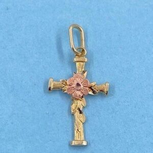 0.42g 14k Gold Cross Pendant 3/4” x 3/8”
Great deal usually $130